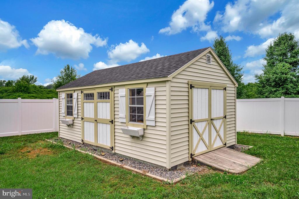 10512 NAPOLEON ST, FREDERICKSBURG, Virginia 22408, 4 Bedrooms Bedrooms, ,4 BathroomsBathrooms,Residential,10512 NAPOLEON ST,VASP2034664 MLS # VASP2034664