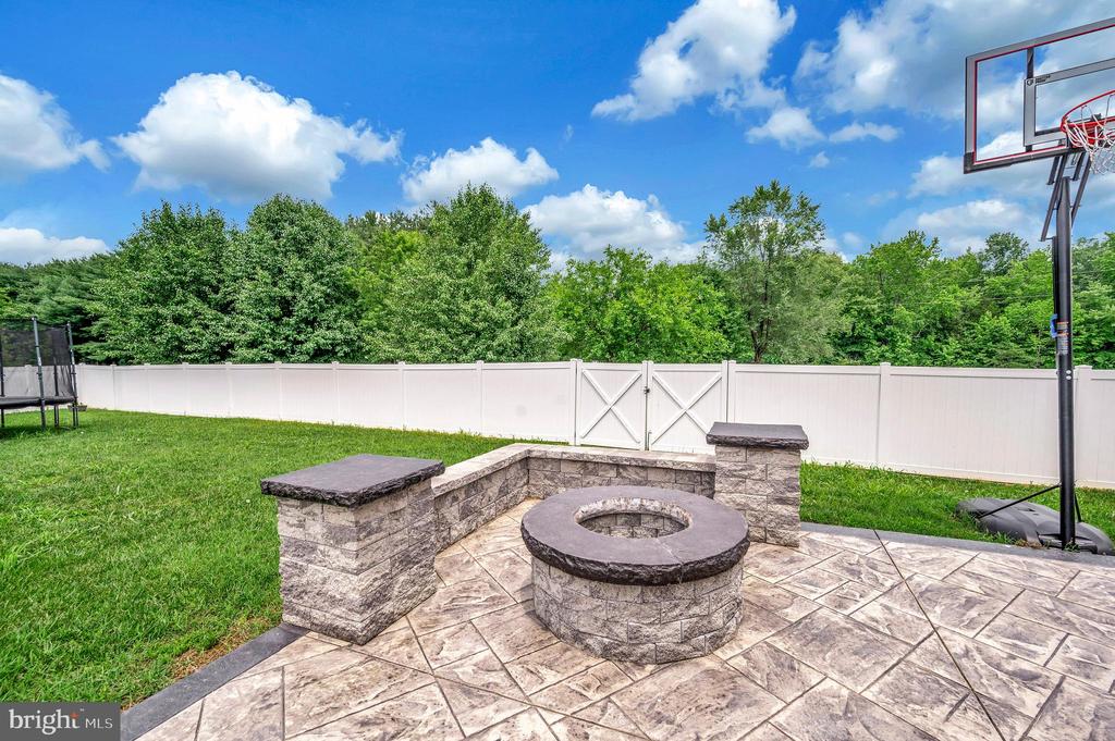 10512 NAPOLEON ST, FREDERICKSBURG, Virginia 22408, 4 Bedrooms Bedrooms, ,4 BathroomsBathrooms,Residential,10512 NAPOLEON ST,VASP2034664 MLS # VASP2034664