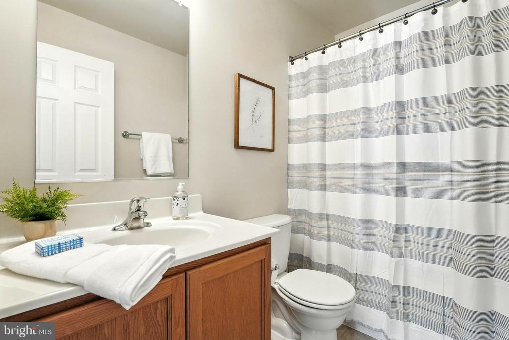 280 ALEXANDRIA PIKE, WARRENTON, Virginia 20186, 3 Bedrooms Bedrooms, ,3 BathroomsBathrooms,Residential,280 ALEXANDRIA PIKE,VAFQ2017428 MLS # VAFQ2017428