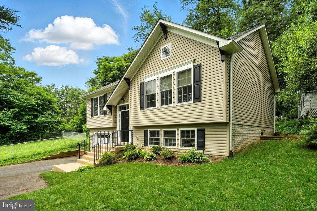 280 ALEXANDRIA PIKE, WARRENTON, Virginia 20186, 3 Bedrooms Bedrooms, ,3 BathroomsBathrooms,Residential,280 ALEXANDRIA PIKE,VAFQ2017428 MLS # VAFQ2017428