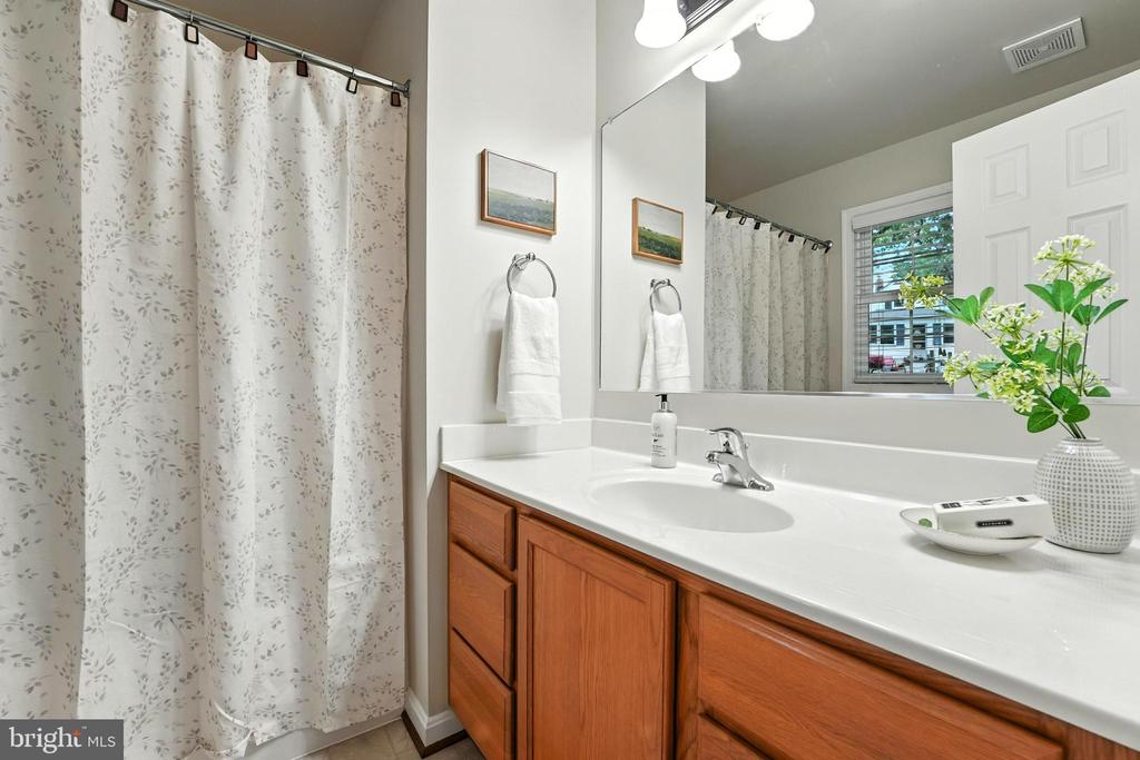 280 ALEXANDRIA PIKE, WARRENTON, Virginia 20186, 3 Bedrooms Bedrooms, ,3 BathroomsBathrooms,Residential,280 ALEXANDRIA PIKE,VAFQ2017428 MLS # VAFQ2017428