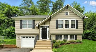 280 ALEXANDRIA PIKE, WARRENTON, Virginia 20186, 3 Bedrooms Bedrooms, ,3 BathroomsBathrooms,Residential,280 ALEXANDRIA PIKE,VAFQ2017428 MLS # VAFQ2017428