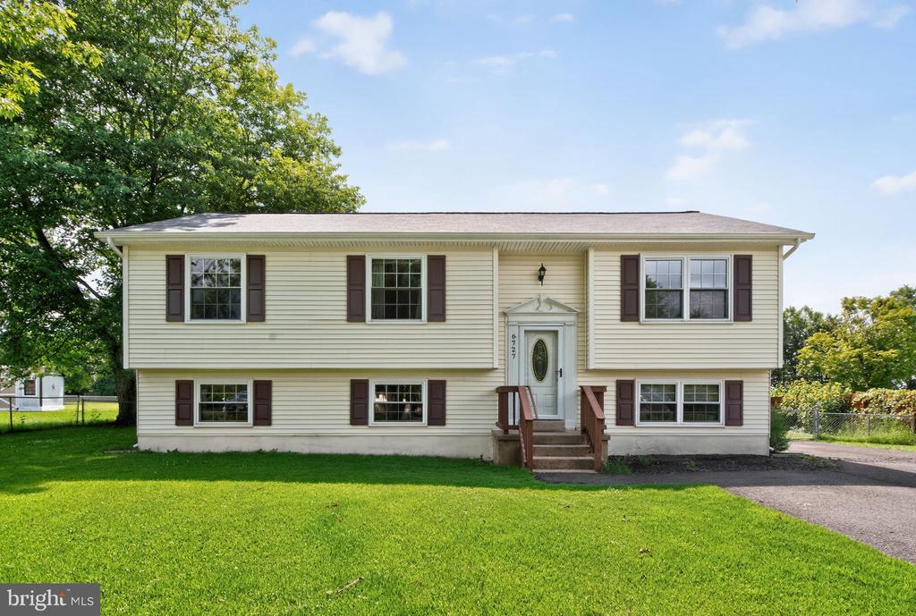 6727 WILLOWBROOK DR, BEALETON, Virginia, 3 Bedrooms Bedrooms, ,3 BathroomsBathrooms,Residential,6727 WILLOWBROOK DR,VAFQ2017470 MLS # VAFQ2017470