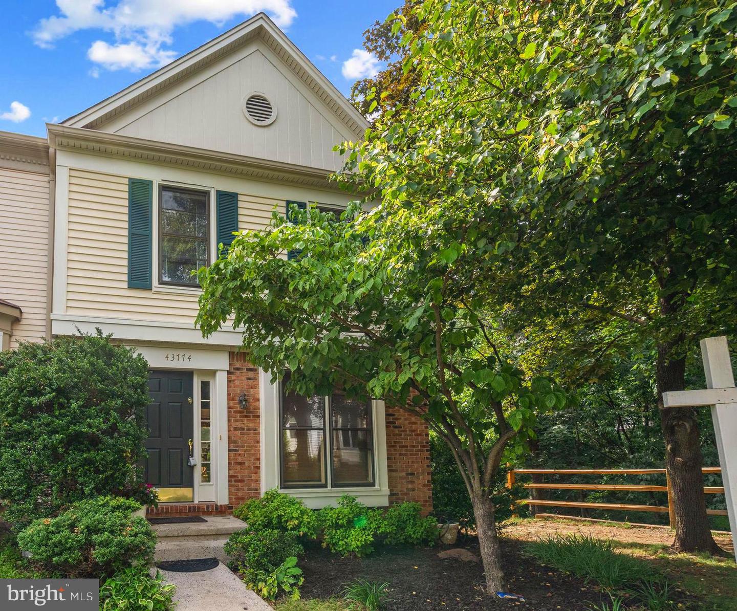 43774 LABURNUM SQ, ASHBURN, Virginia 20147, 3 Bedrooms Bedrooms, ,2 BathroomsBathrooms,Residential,For sale,43774 LABURNUM SQ,VALO2093714 MLS # VALO2093714