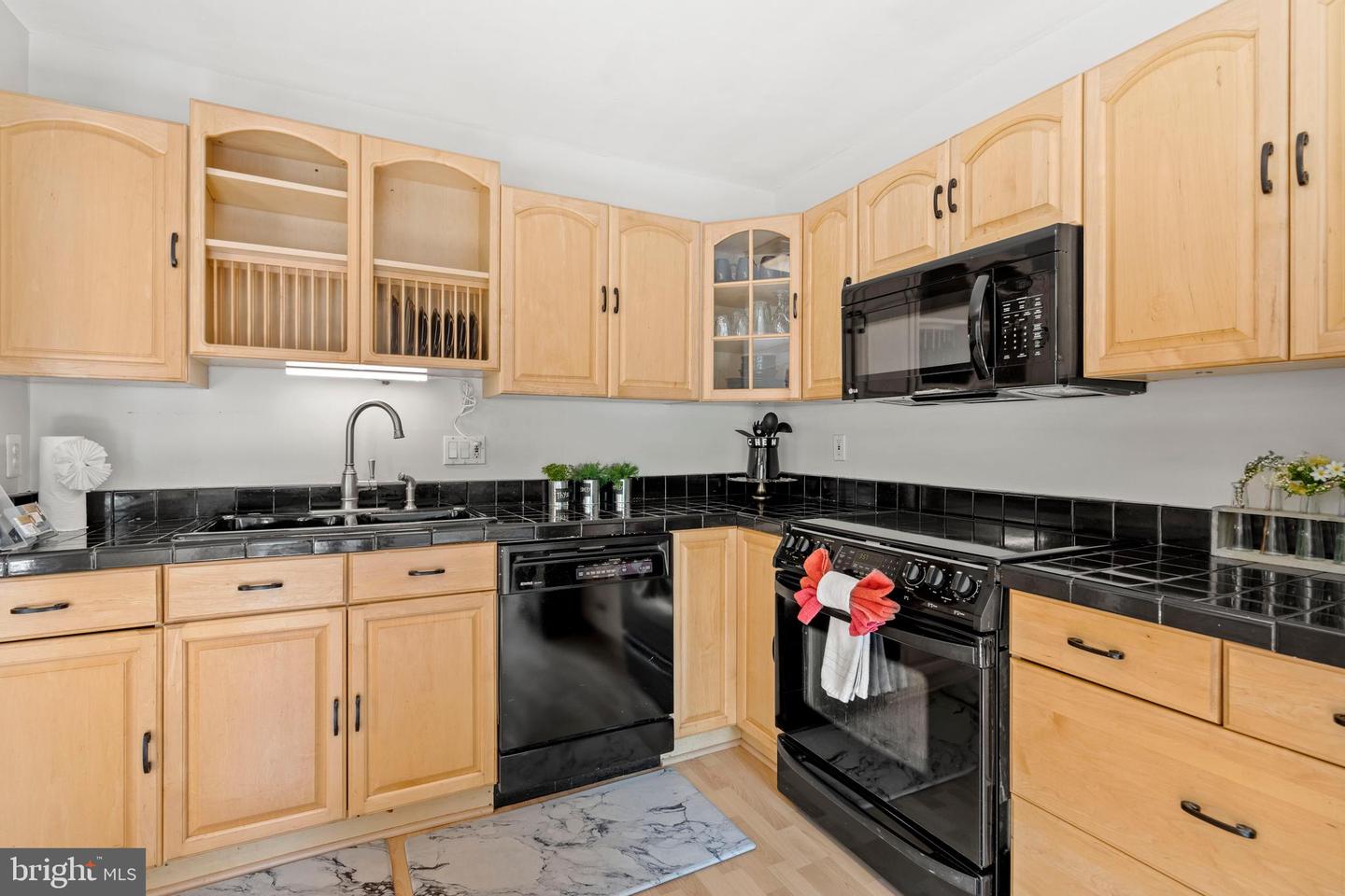 43774 LABURNUM SQ, ASHBURN, Virginia 20147, 3 Bedrooms Bedrooms, ,2 BathroomsBathrooms,Residential,For sale,43774 LABURNUM SQ,VALO2093714 MLS # VALO2093714