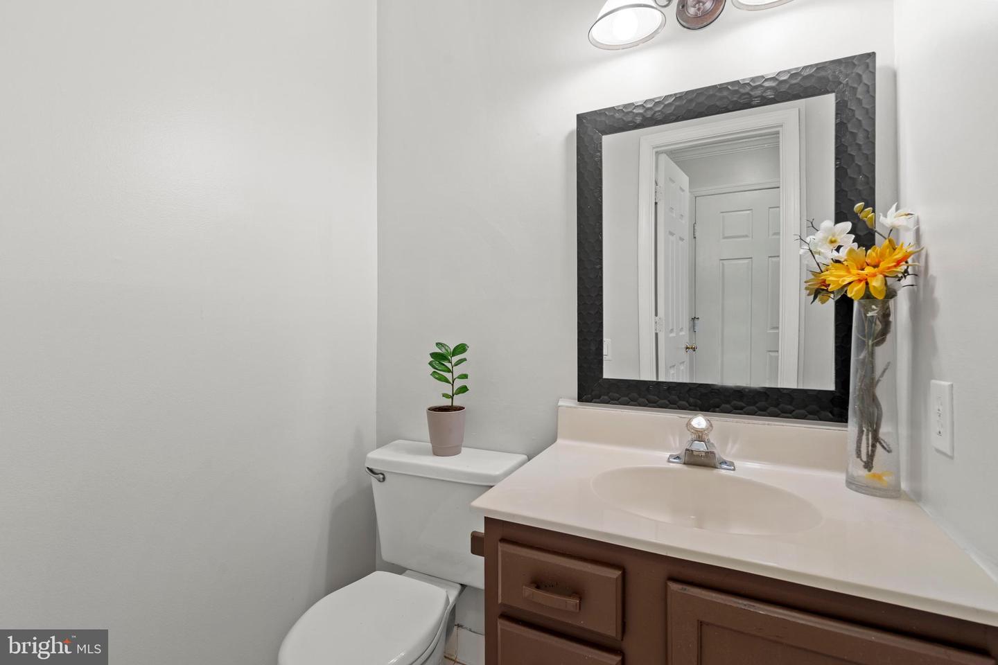 43774 LABURNUM SQ, ASHBURN, Virginia 20147, 3 Bedrooms Bedrooms, ,2 BathroomsBathrooms,Residential,For sale,43774 LABURNUM SQ,VALO2093714 MLS # VALO2093714
