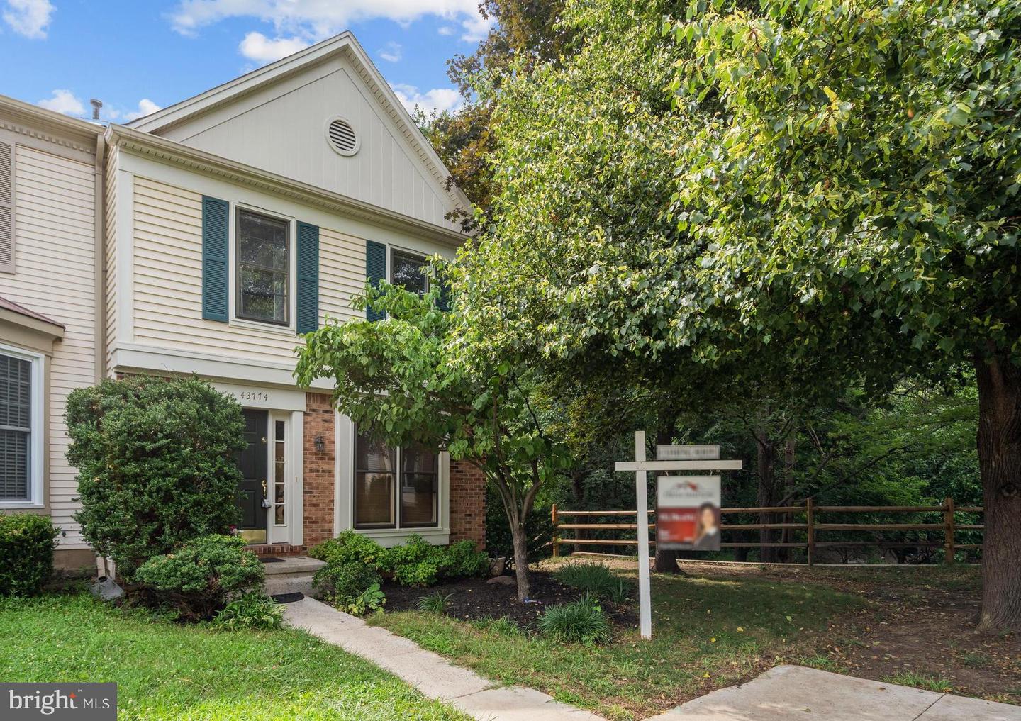 43774 LABURNUM SQ, ASHBURN, Virginia 20147, 3 Bedrooms Bedrooms, ,2 BathroomsBathrooms,Residential,For sale,43774 LABURNUM SQ,VALO2093714 MLS # VALO2093714