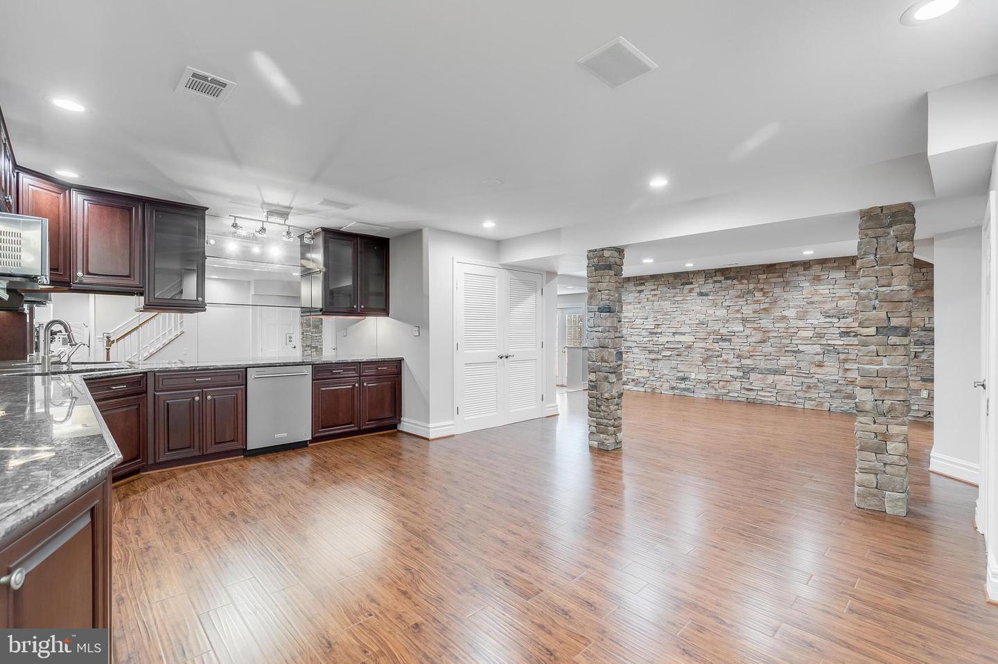611 CATESBY CT SW, LEESBURG, Virginia 20175, 5 Bedrooms Bedrooms, ,6 BathroomsBathrooms,Residential,For sale,611 CATESBY CT SW,VALO2093906 MLS # VALO2093906