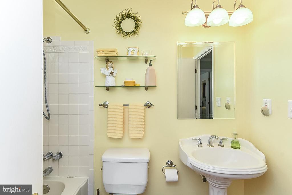 5507 CAROUSEL ST, FREDERICKSBURG, Virginia 22407, 3 Bedrooms Bedrooms, ,2 BathroomsBathrooms,Residential,5507 CAROUSEL ST,VASP2034688 MLS # VASP2034688