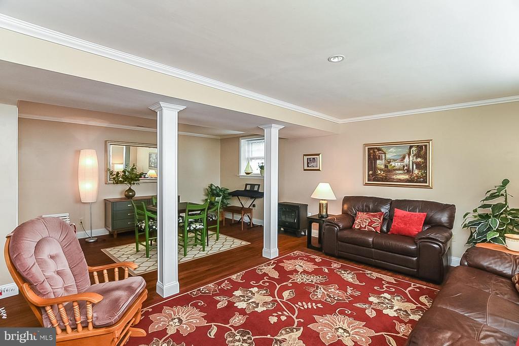 5507 CAROUSEL ST, FREDERICKSBURG, Virginia 22407, 3 Bedrooms Bedrooms, ,2 BathroomsBathrooms,Residential,5507 CAROUSEL ST,VASP2034688 MLS # VASP2034688