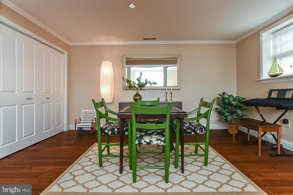 5507 CAROUSEL ST, FREDERICKSBURG, Virginia 22407, 3 Bedrooms Bedrooms, ,2 BathroomsBathrooms,Residential,5507 CAROUSEL ST,VASP2034688 MLS # VASP2034688