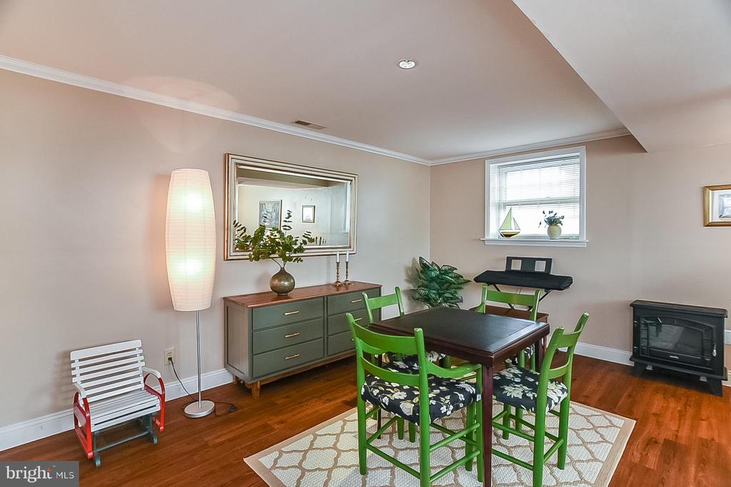 5507 CAROUSEL ST, FREDERICKSBURG, Virginia 22407, 3 Bedrooms Bedrooms, ,2 BathroomsBathrooms,Residential,5507 CAROUSEL ST,VASP2034688 MLS # VASP2034688