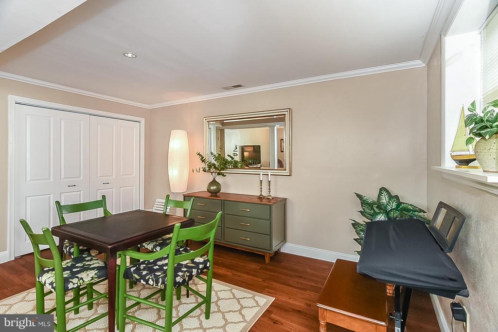 5507 CAROUSEL ST, FREDERICKSBURG, Virginia 22407, 3 Bedrooms Bedrooms, ,2 BathroomsBathrooms,Residential,5507 CAROUSEL ST,VASP2034688 MLS # VASP2034688