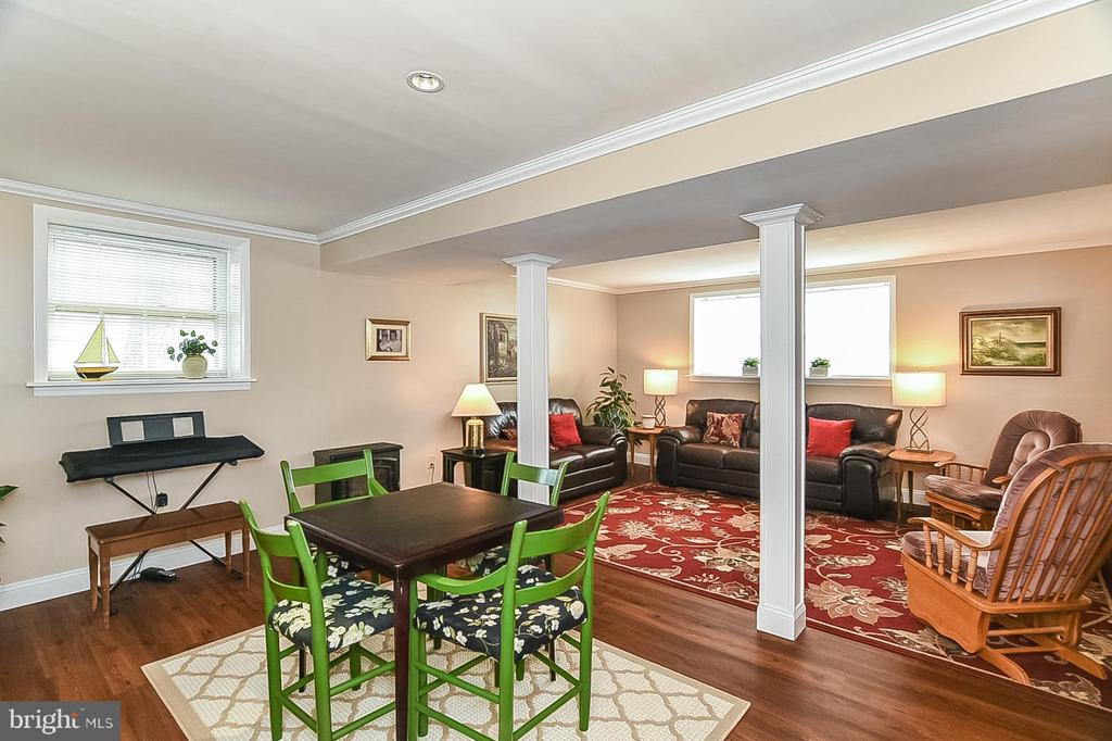5507 CAROUSEL ST, FREDERICKSBURG, Virginia 22407, 3 Bedrooms Bedrooms, ,2 BathroomsBathrooms,Residential,5507 CAROUSEL ST,VASP2034688 MLS # VASP2034688