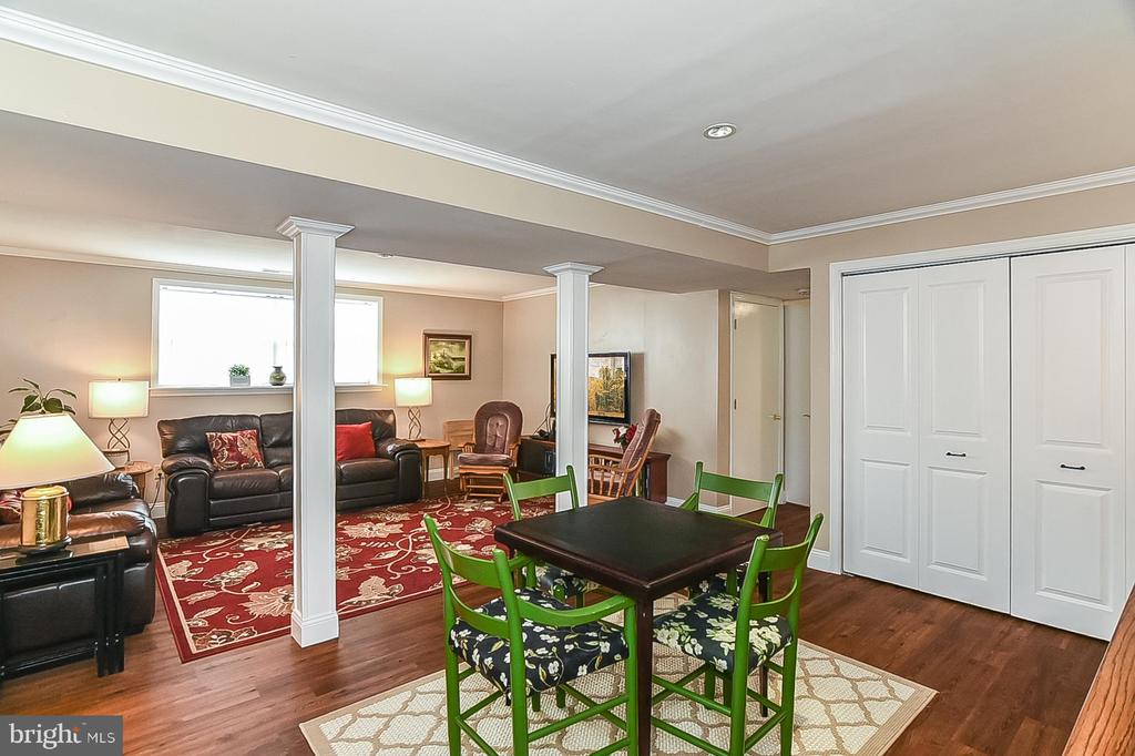 5507 CAROUSEL ST, FREDERICKSBURG, Virginia 22407, 3 Bedrooms Bedrooms, ,2 BathroomsBathrooms,Residential,5507 CAROUSEL ST,VASP2034688 MLS # VASP2034688