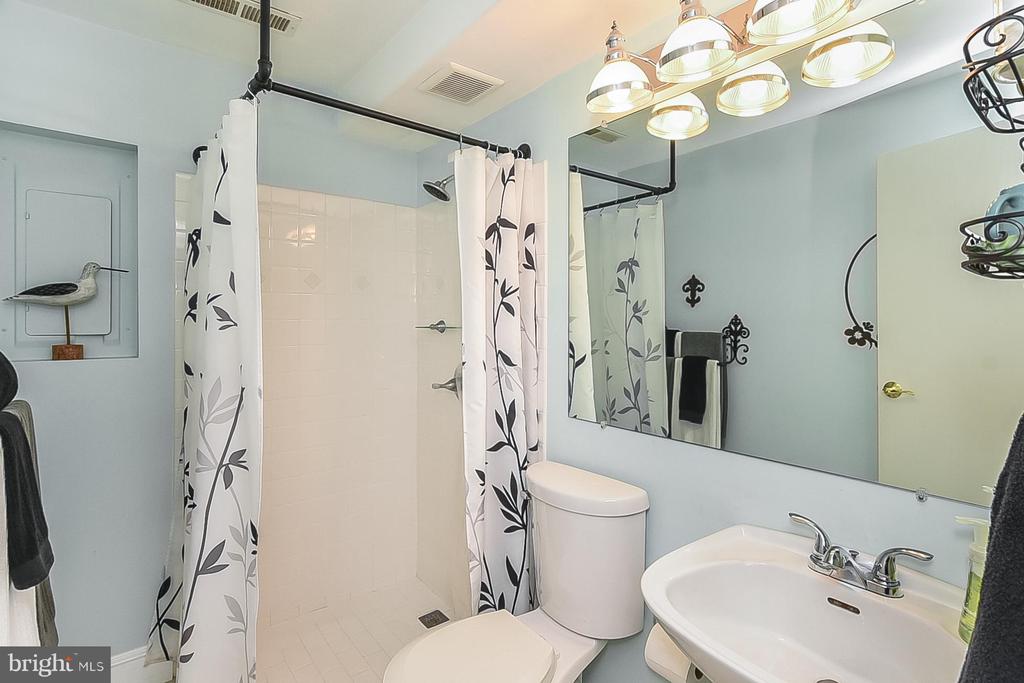 5507 CAROUSEL ST, FREDERICKSBURG, Virginia 22407, 3 Bedrooms Bedrooms, ,2 BathroomsBathrooms,Residential,5507 CAROUSEL ST,VASP2034688 MLS # VASP2034688