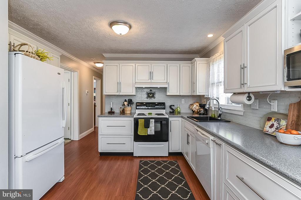 5507 CAROUSEL ST, FREDERICKSBURG, Virginia 22407, 3 Bedrooms Bedrooms, ,2 BathroomsBathrooms,Residential,5507 CAROUSEL ST,VASP2034688 MLS # VASP2034688