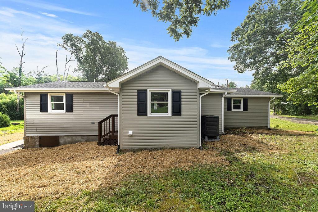 11220 PIEDMONT DR, FREDERICKSBURG, Virginia 22407, 3 Bedrooms Bedrooms, ,2 BathroomsBathrooms,Residential,11220 PIEDMONT DR,VASP2034754 MLS # VASP2034754