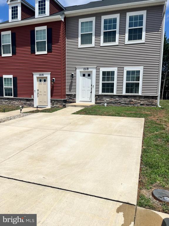 12118 BOWLING FARM CT, FREDERICKSBURG, Virginia 22407, 3 Bedrooms Bedrooms, ,2 BathroomsBathrooms,Residential,12118 BOWLING FARM CT,VASP2034850 MLS # VASP2034850