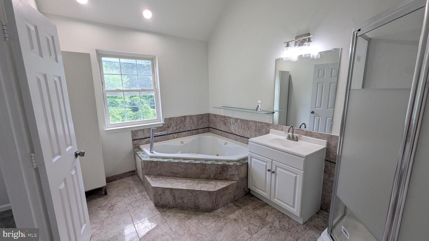 609 STAFFORD GLEN CT, STAFFORD, Virginia 22554, 4 Bedrooms Bedrooms, ,3 BathroomsBathrooms,Residential,For sale,609 STAFFORD GLEN CT,VAST2038602 MLS # VAST2038602