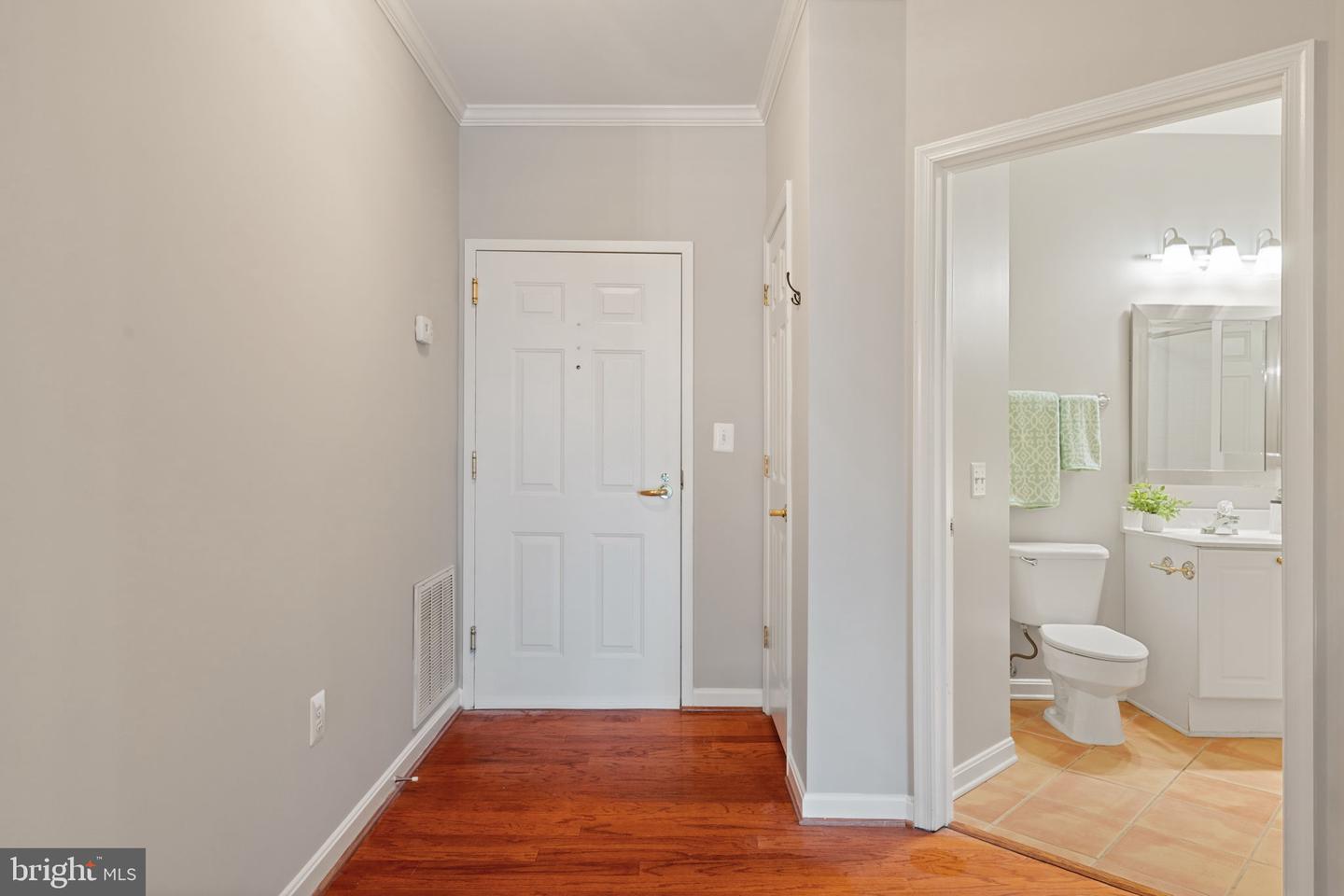 1860 STRATFORD PARK PL #305, RESTON, Virginia 20190, 2 Bedrooms Bedrooms, ,2 BathroomsBathrooms,Residential,For sale,1860 STRATFORD PARK PL #305,VAFX2240384 MLS # VAFX2240384