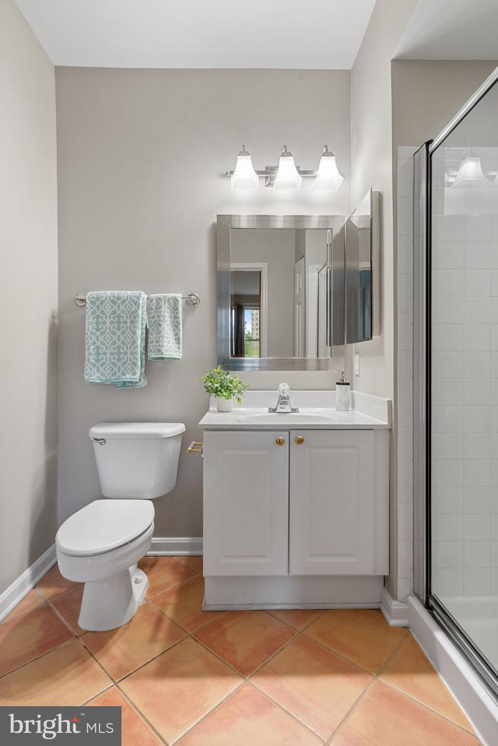 1860 STRATFORD PARK PL #305, RESTON, Virginia 20190, 2 Bedrooms Bedrooms, ,2 BathroomsBathrooms,Residential,For sale,1860 STRATFORD PARK PL #305,VAFX2240384 MLS # VAFX2240384