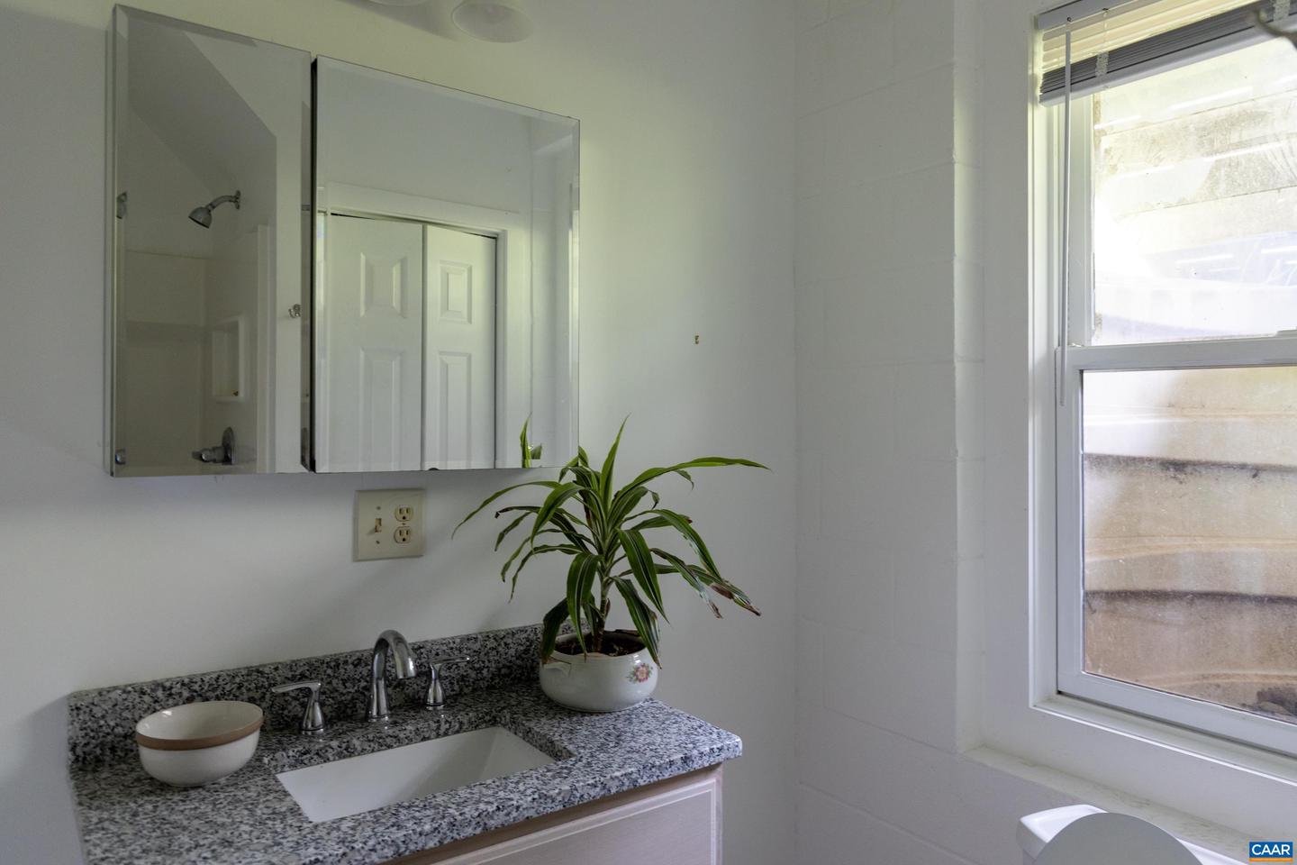 686 SNOW MOUNTAIN RD, STANARDSVILLE, Virginia 22973, 3 Bedrooms Bedrooms, ,2 BathroomsBathrooms,Residential,For sale,686 SNOW MOUNTAIN RD,664561 MLS # 664561