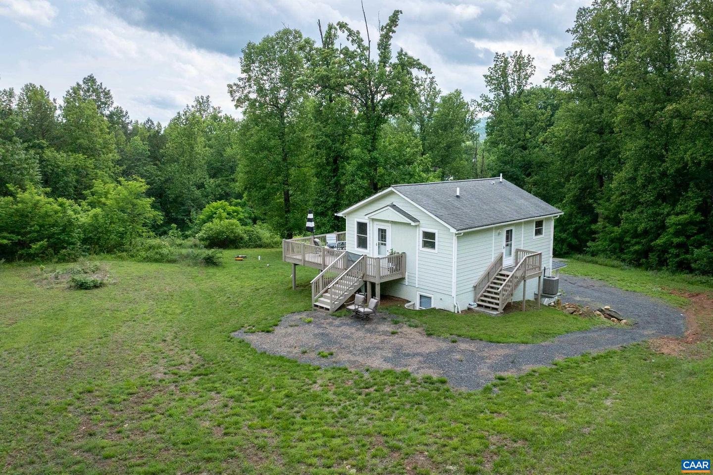 686 SNOW MOUNTAIN RD, STANARDSVILLE, Virginia 22973, 3 Bedrooms Bedrooms, ,2 BathroomsBathrooms,Residential,For sale,686 SNOW MOUNTAIN RD,664561 MLS # 664561