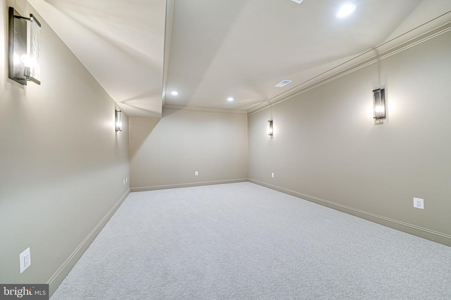 2210 TROTT AVE, VIENNA, Virginia 22181, 7 Bedrooms Bedrooms, ,7 BathroomsBathrooms,Residential,For sale,2210 TROTT AVE,VAFX2241480 MLS # VAFX2241480