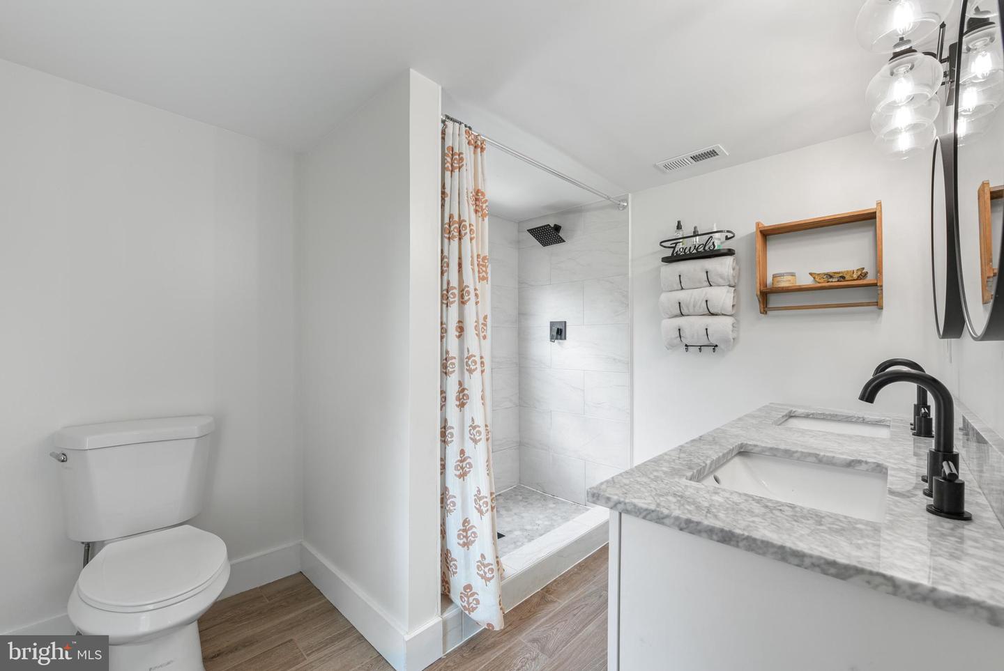 411 E A ST, PURCELLVILLE, Virginia 20132, 3 Bedrooms Bedrooms, ,2 BathroomsBathrooms,Residential,For sale,411 E A ST,VALO2097298 MLS # VALO2097298