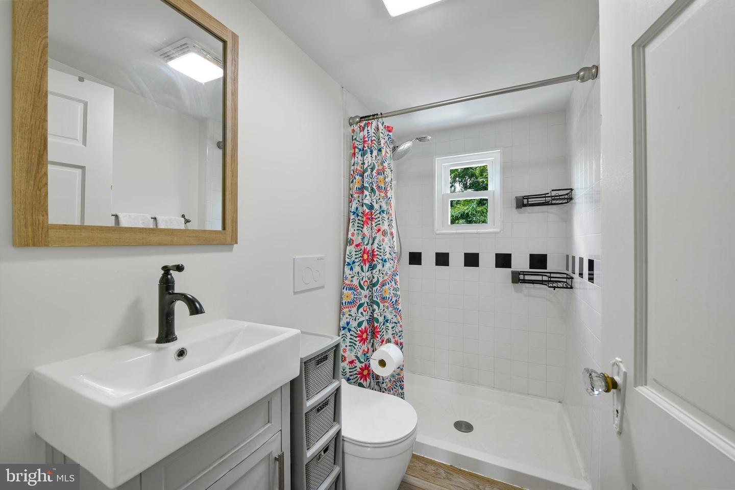 411 E A ST, PURCELLVILLE, Virginia 20132, 3 Bedrooms Bedrooms, ,2 BathroomsBathrooms,Residential,For sale,411 E A ST,VALO2097298 MLS # VALO2097298