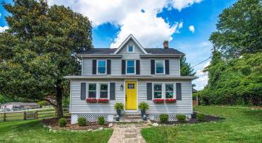 411 E A ST, PURCELLVILLE, Virginia 20132, 3 Bedrooms Bedrooms, ,2 BathroomsBathrooms,Residential,For sale,411 E A ST,VALO2097298 MLS # VALO2097298