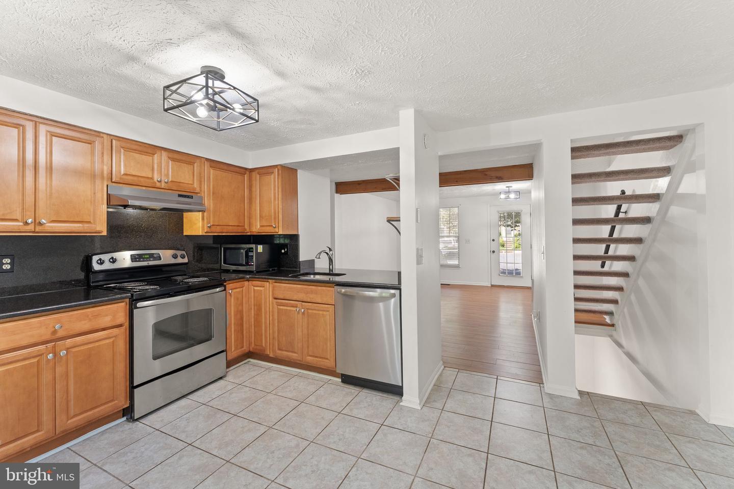 1941 SAGEWOOD LN, RESTON, Virginia 20191, 2 Bedrooms Bedrooms, ,2 BathroomsBathrooms,Residential,For sale,1941 SAGEWOOD LN,VAFX2242596 MLS # VAFX2242596