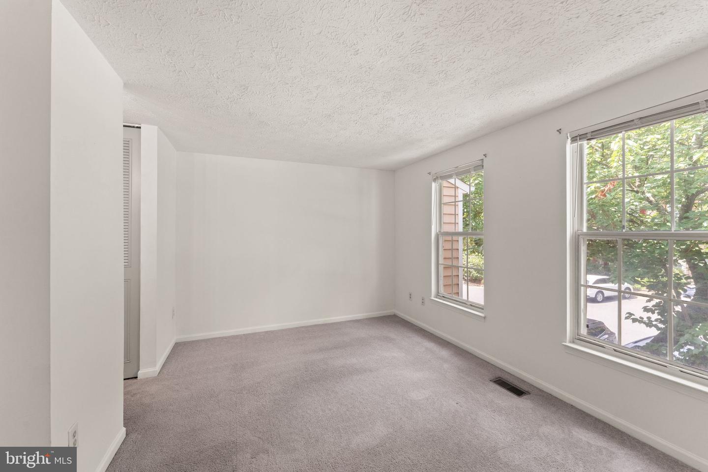 1941 SAGEWOOD LN, RESTON, Virginia 20191, 2 Bedrooms Bedrooms, ,2 BathroomsBathrooms,Residential,For sale,1941 SAGEWOOD LN,VAFX2242596 MLS # VAFX2242596