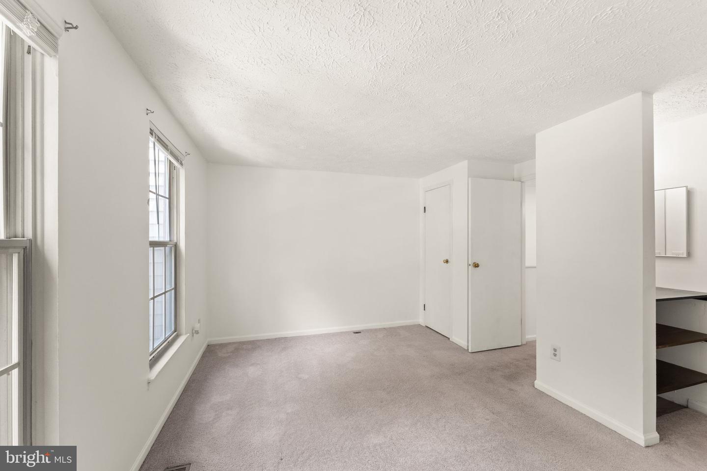 1941 SAGEWOOD LN, RESTON, Virginia 20191, 2 Bedrooms Bedrooms, ,2 BathroomsBathrooms,Residential,For sale,1941 SAGEWOOD LN,VAFX2242596 MLS # VAFX2242596
