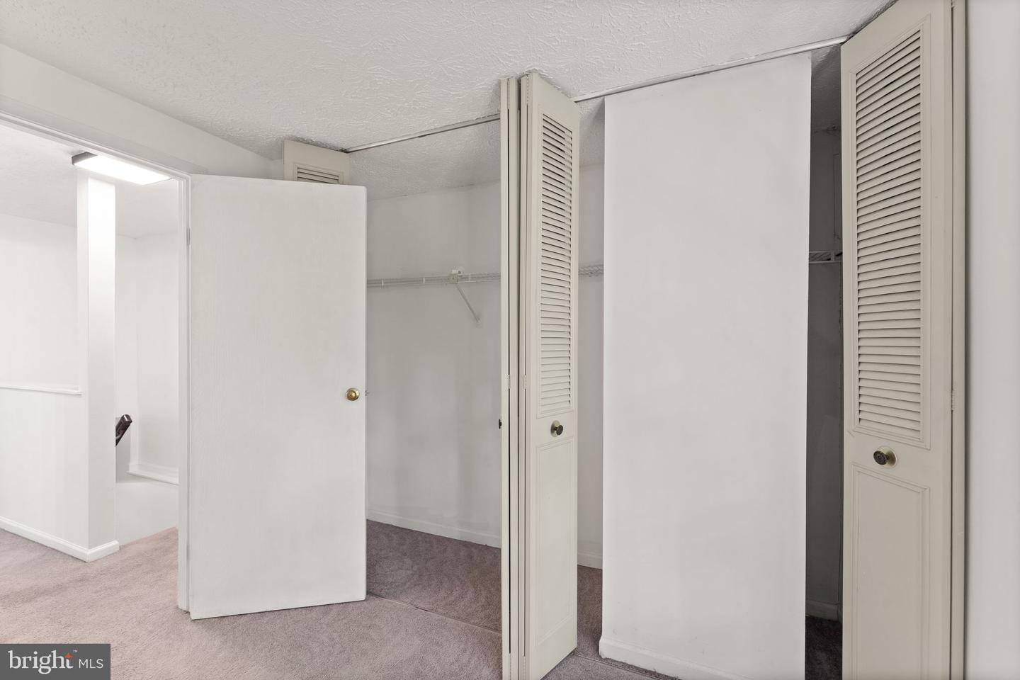 1941 SAGEWOOD LN, RESTON, Virginia 20191, 2 Bedrooms Bedrooms, ,2 BathroomsBathrooms,Residential,For sale,1941 SAGEWOOD LN,VAFX2242596 MLS # VAFX2242596