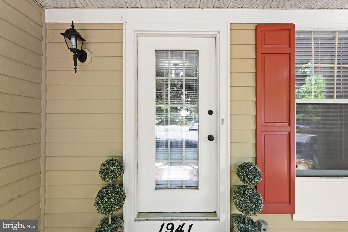 1941 SAGEWOOD LN, RESTON, Virginia 20191, 2 Bedrooms Bedrooms, ,2 BathroomsBathrooms,Residential,For sale,1941 SAGEWOOD LN,VAFX2242596 MLS # VAFX2242596