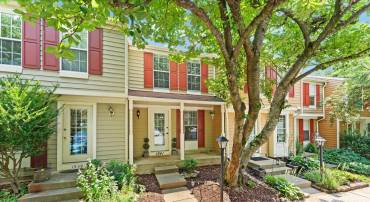 1941 SAGEWOOD LN, RESTON, Virginia 20191, 2 Bedrooms Bedrooms, ,2 BathroomsBathrooms,Residential,For sale,1941 SAGEWOOD LN,VAFX2242596 MLS # VAFX2242596