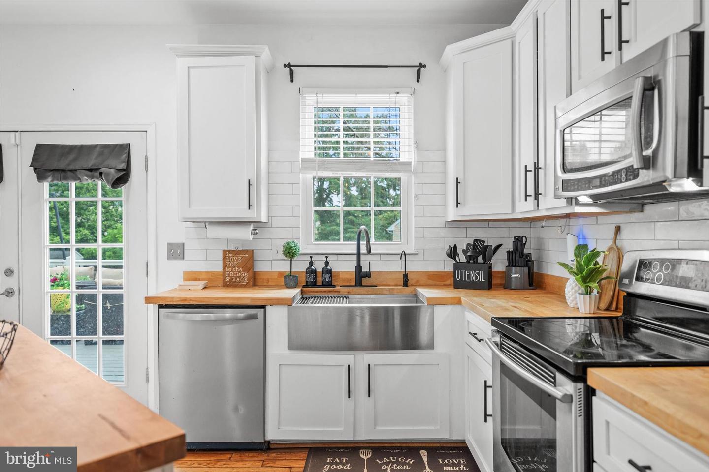 9401 HERSCH FARM LN, MANASSAS, Virginia 20112, 4 Bedrooms Bedrooms, ,3 BathroomsBathrooms,Residential,For sale,9401 HERSCH FARM LN,VAPW2095704 MLS # VAPW2095704