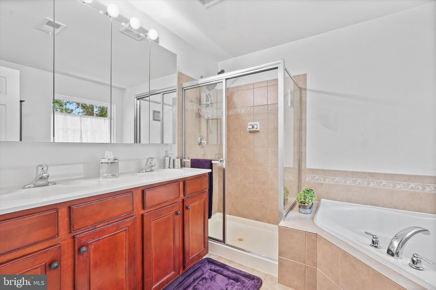8332 LEIGHLEX CT, MANASSAS, Virginia 20111, 3 Bedrooms Bedrooms, ,3 BathroomsBathrooms,Residential,For sale,8332 LEIGHLEX CT,VAPW2095710 MLS # VAPW2095710