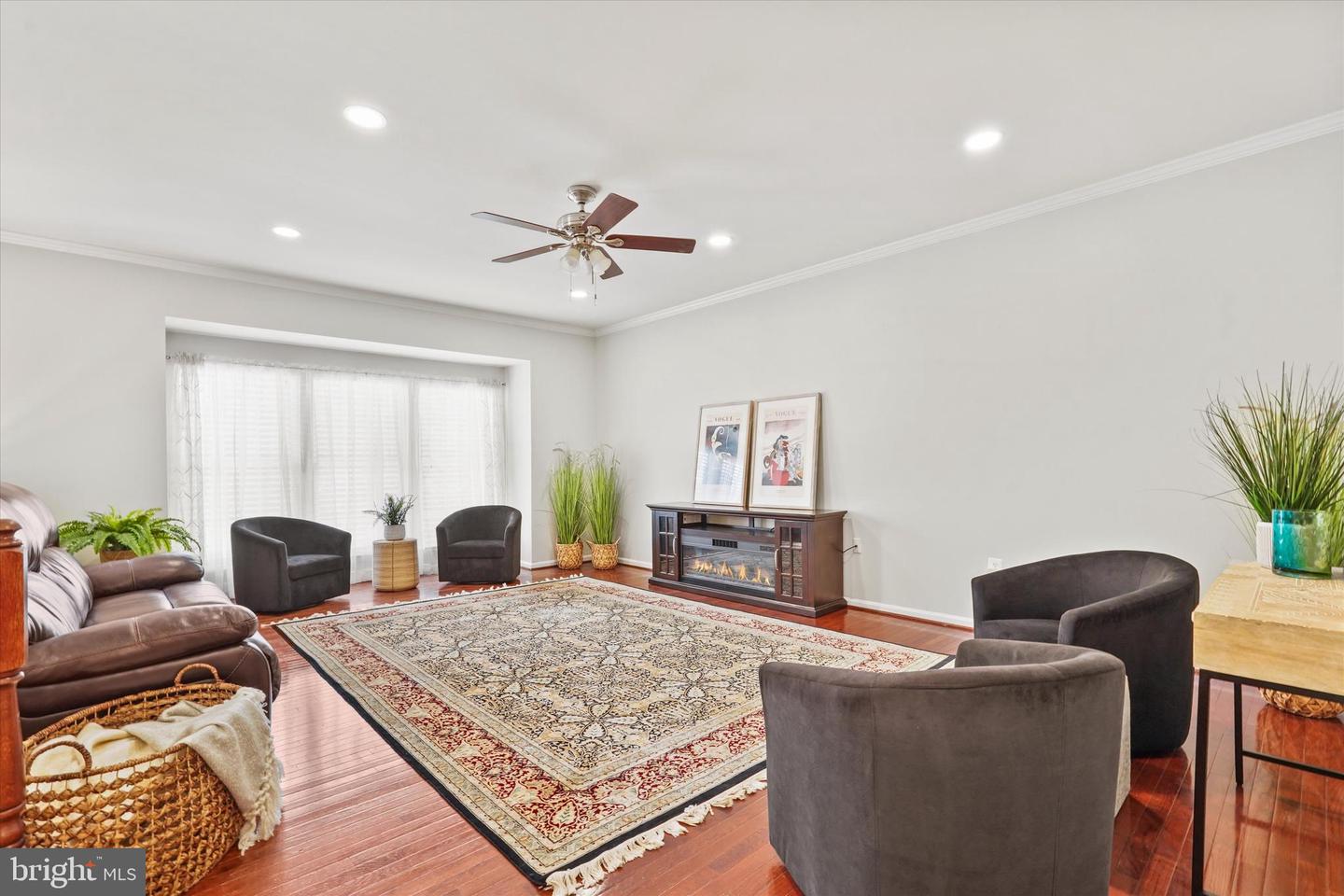 8332 LEIGHLEX CT, MANASSAS, Virginia 20111, 3 Bedrooms Bedrooms, ,3 BathroomsBathrooms,Residential,For sale,8332 LEIGHLEX CT,VAPW2095710 MLS # VAPW2095710