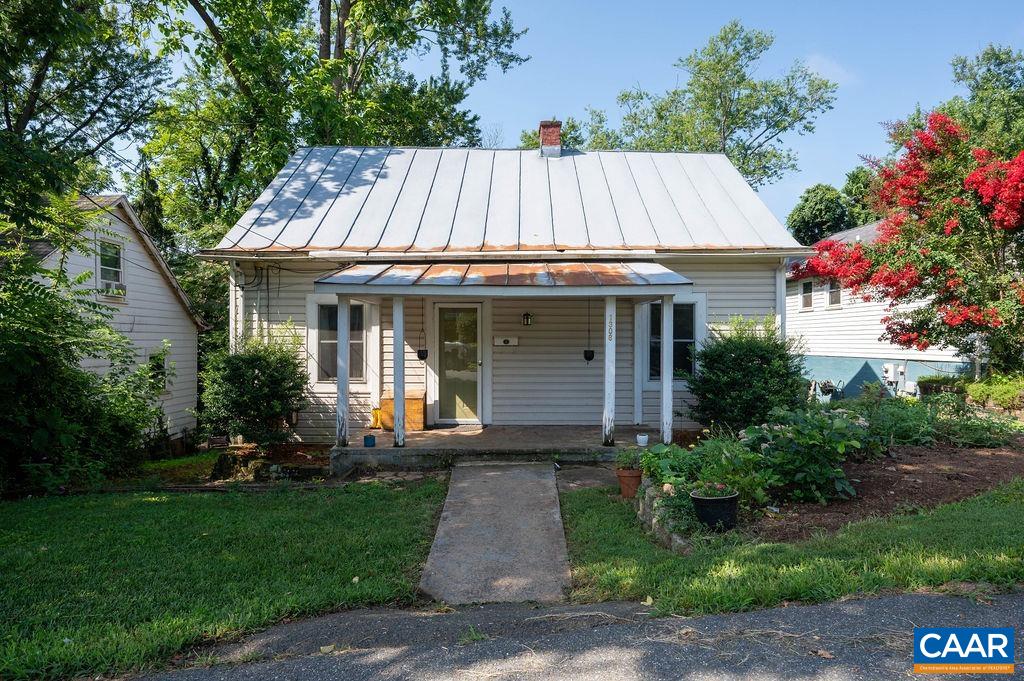 1308 POPLAR ST, CHARLOTTESVILLE, Virginia 22902, 3 Bedrooms Bedrooms, ,2 BathroomsBathrooms,Residential,1308 POPLAR ST,666914 MLS # 666914