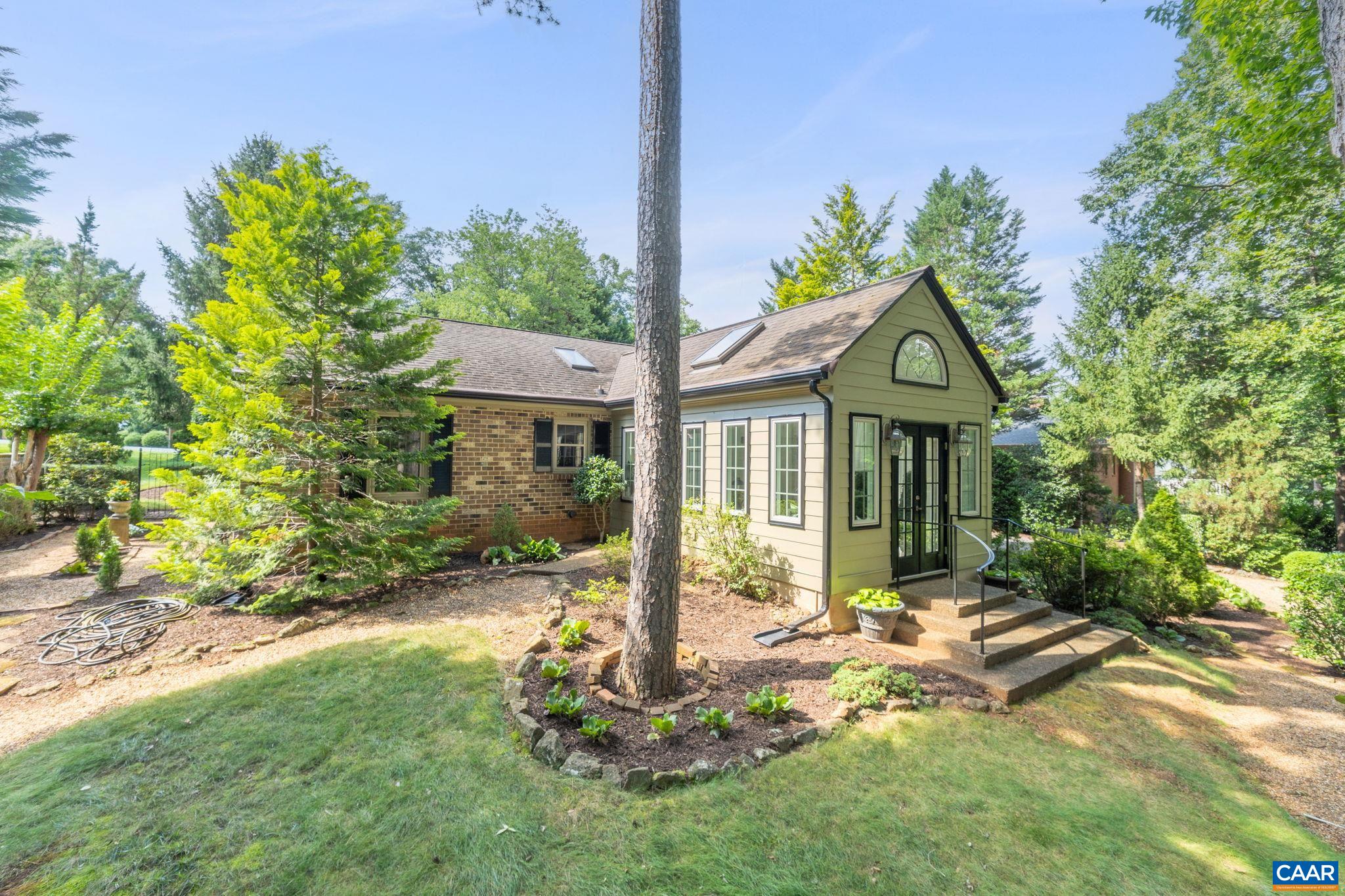 316 WESTMINSTER RD, CHARLOTTESVILLE, Virginia 22901, 3 Bedrooms Bedrooms, ,2 BathroomsBathrooms,Residential,316 WESTMINSTER RD,666950 MLS # 666950