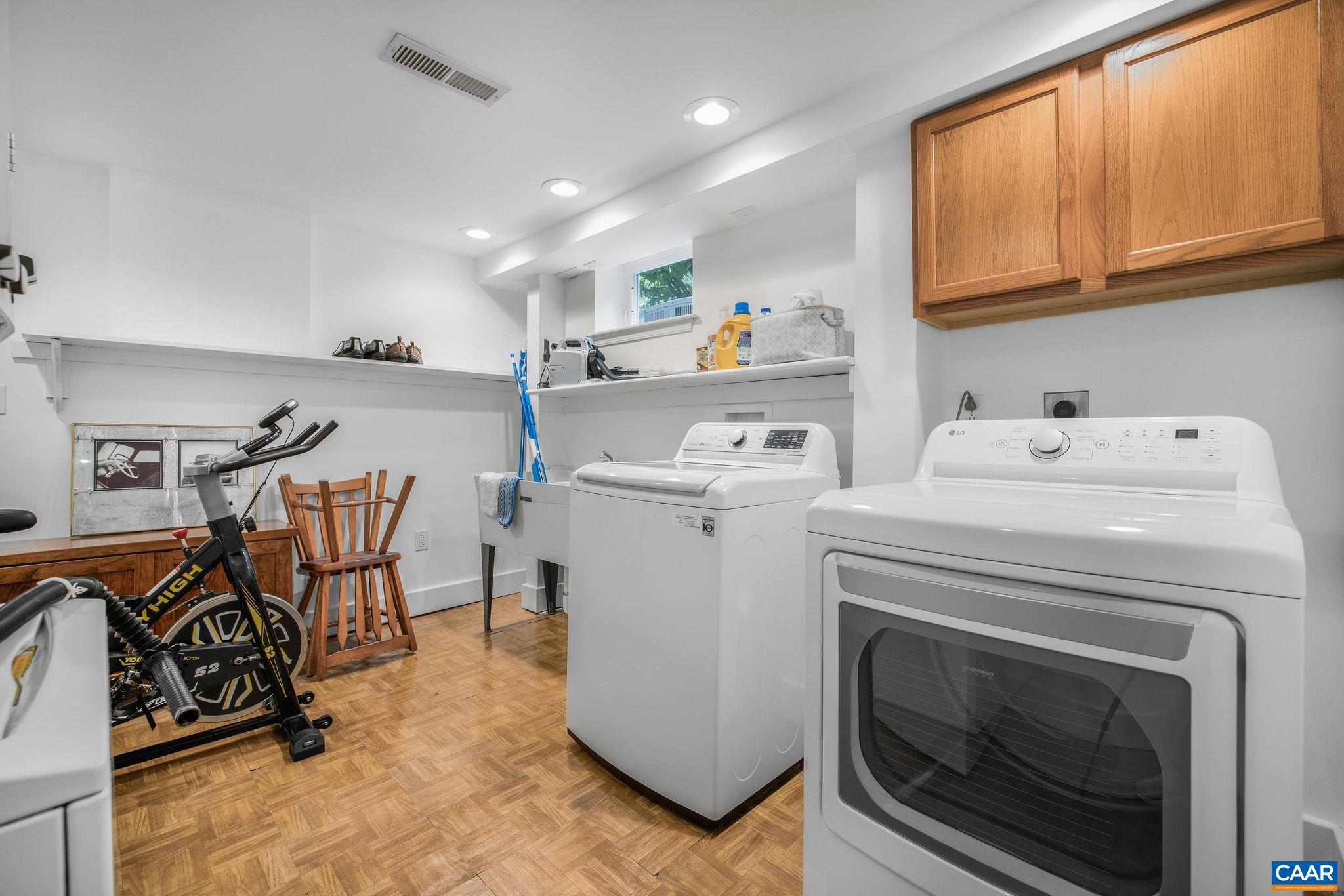 1107 WELLFORD ST, CHARLOTTESVILLE, Virginia 22903, 5 Bedrooms Bedrooms, ,3 BathroomsBathrooms,Residential,1107 WELLFORD ST,666982 MLS # 666982