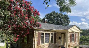 1320 AVON ST, CHARLOTTESVILLE, Virginia 22902, 2 Bedrooms Bedrooms, ,1 BathroomBathrooms,Residential,Belmont Charmer,1320 AVON ST,666985 MLS # 666985