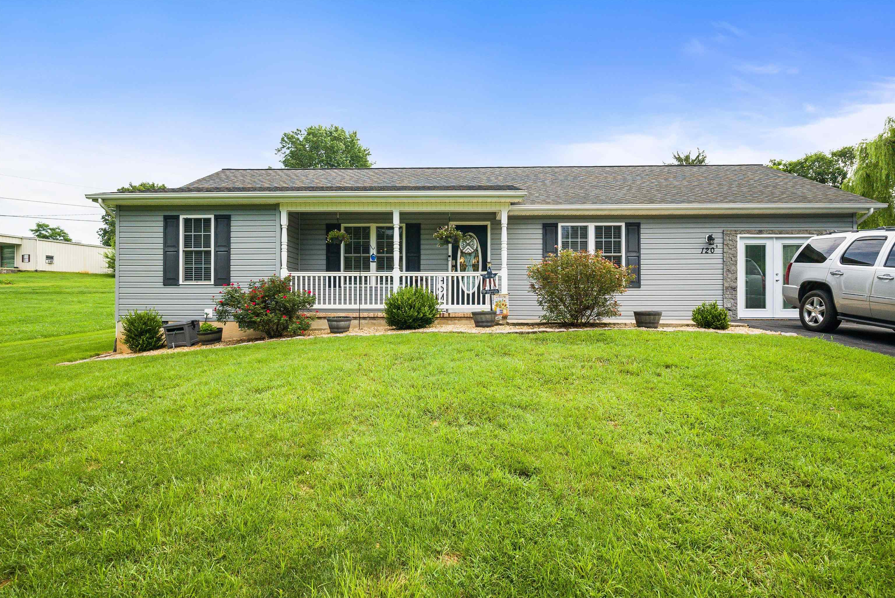 120 B OLD BRIDGEWATER RD, MOUNT CRAWFORD, Virginia 22841, 3 Bedrooms Bedrooms, ,2 BathroomsBathrooms,Residential,120 B OLD BRIDGEWATER RD,666989 MLS # 666989