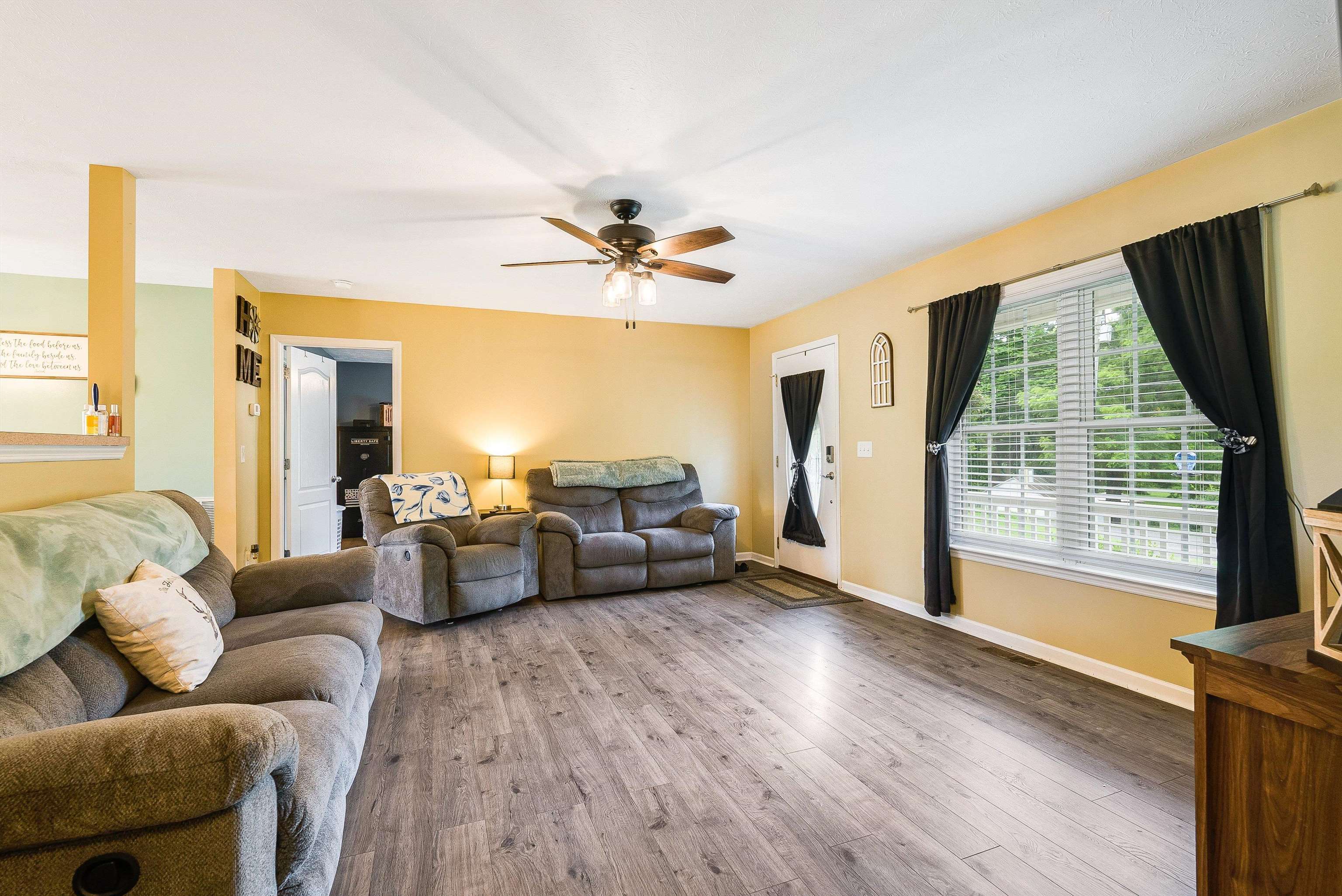 120 B OLD BRIDGEWATER RD, MOUNT CRAWFORD, Virginia 22841, 4 Bedrooms Bedrooms, ,2 BathroomsBathrooms,Residential,120 B OLD BRIDGEWATER RD,666989 MLS # 666989