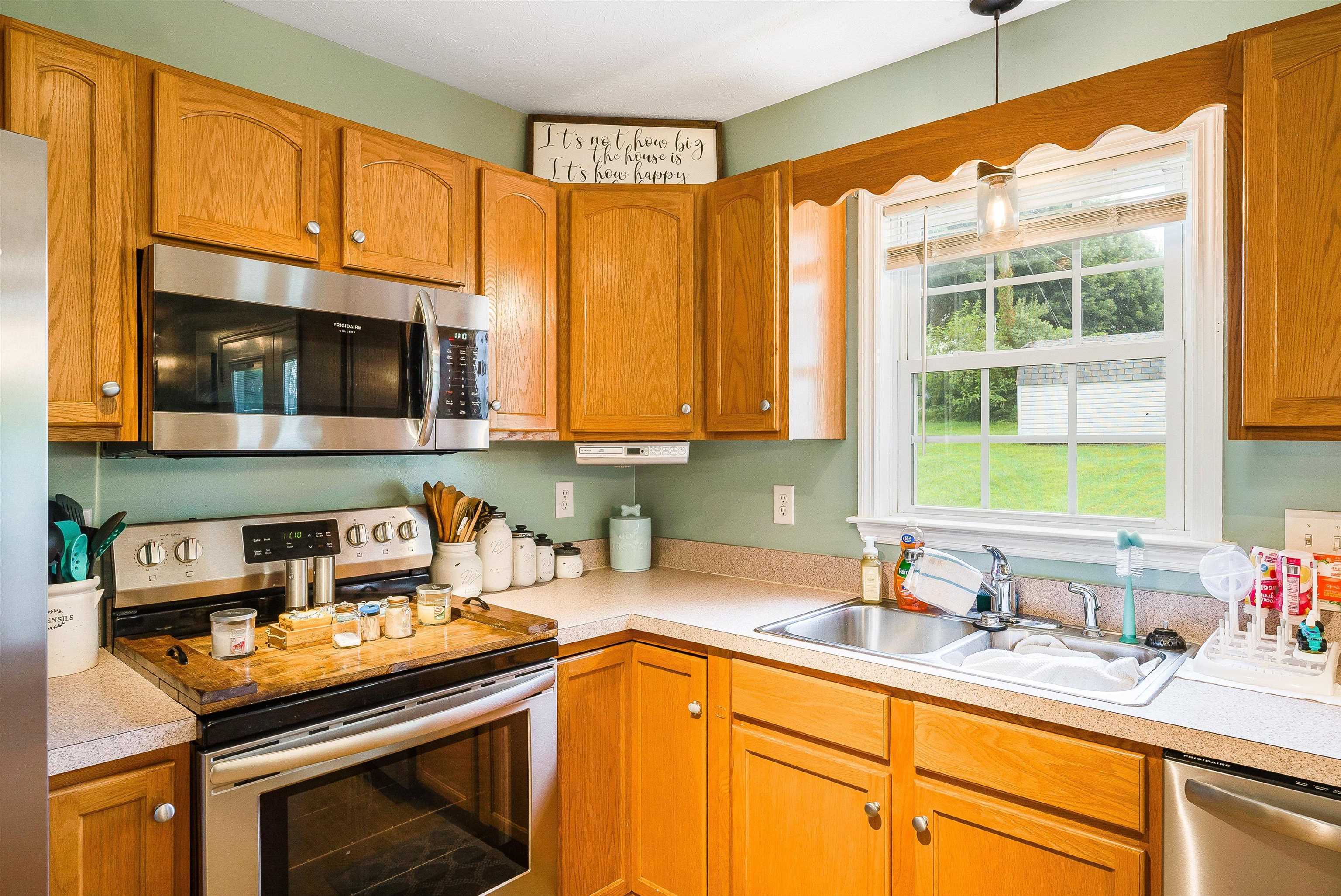 120 B OLD BRIDGEWATER RD, MOUNT CRAWFORD, Virginia 22841, 4 Bedrooms Bedrooms, ,2 BathroomsBathrooms,Residential,120 B OLD BRIDGEWATER RD,666989 MLS # 666989