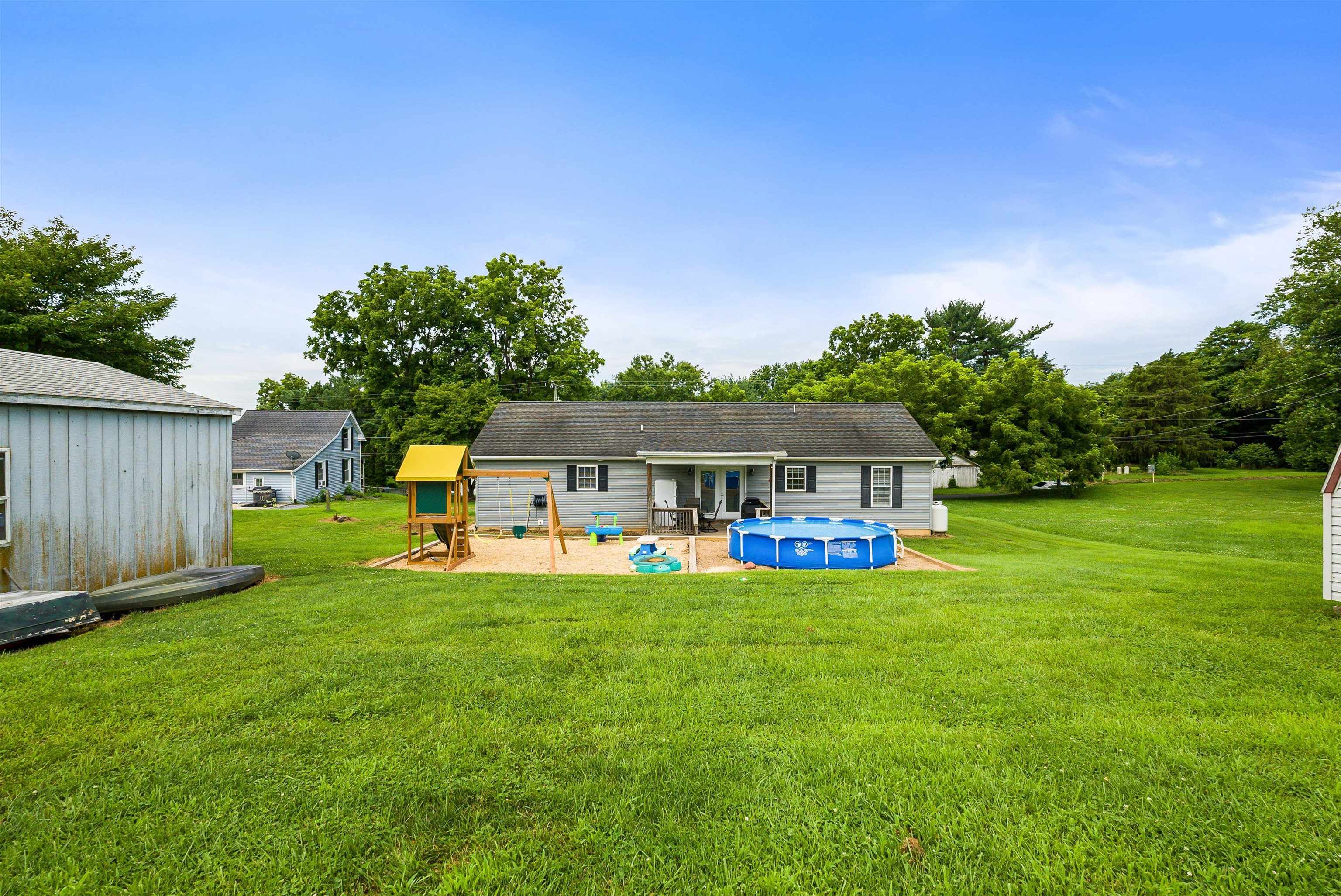 120 B OLD BRIDGEWATER RD, MOUNT CRAWFORD, Virginia 22841, 4 Bedrooms Bedrooms, ,2 BathroomsBathrooms,Residential,120 B OLD BRIDGEWATER RD,666989 MLS # 666989