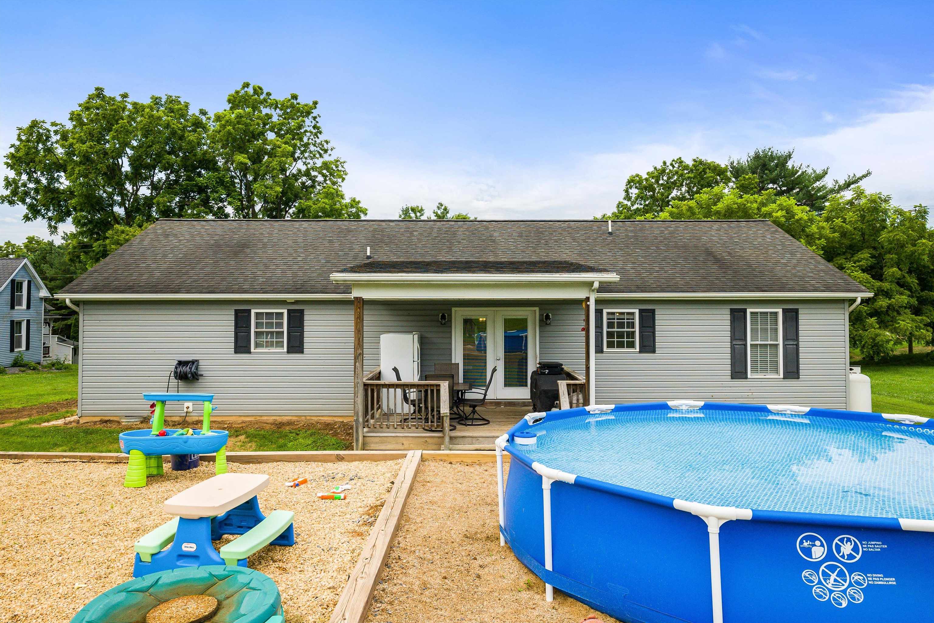 120 B OLD BRIDGEWATER RD, MOUNT CRAWFORD, Virginia 22841, 4 Bedrooms Bedrooms, ,2 BathroomsBathrooms,Residential,120 B OLD BRIDGEWATER RD,666989 MLS # 666989
